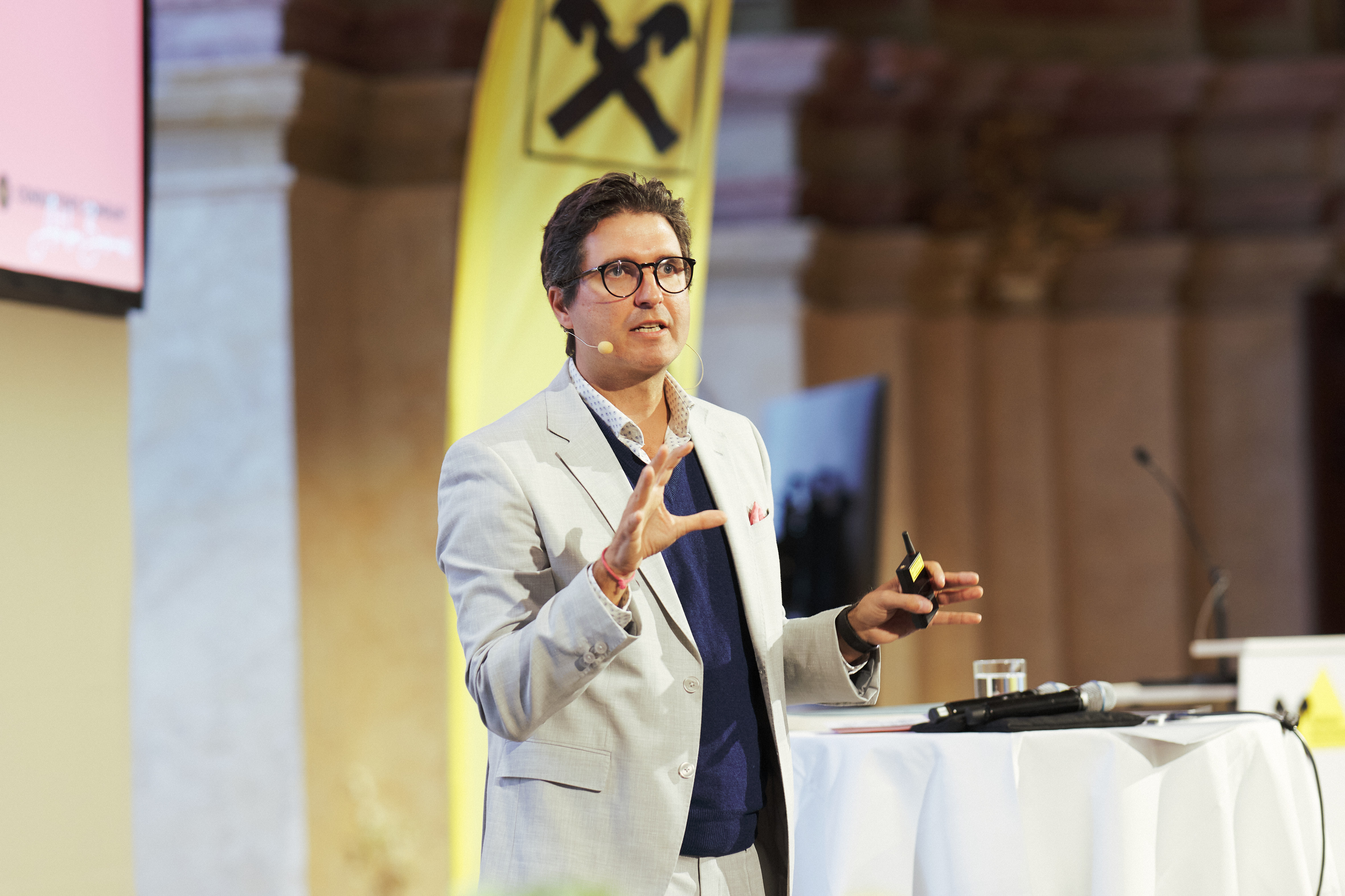 Die Bank zum Klingen bringen - Keynote